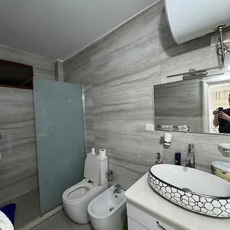 R&m Full Seaview Apartment
